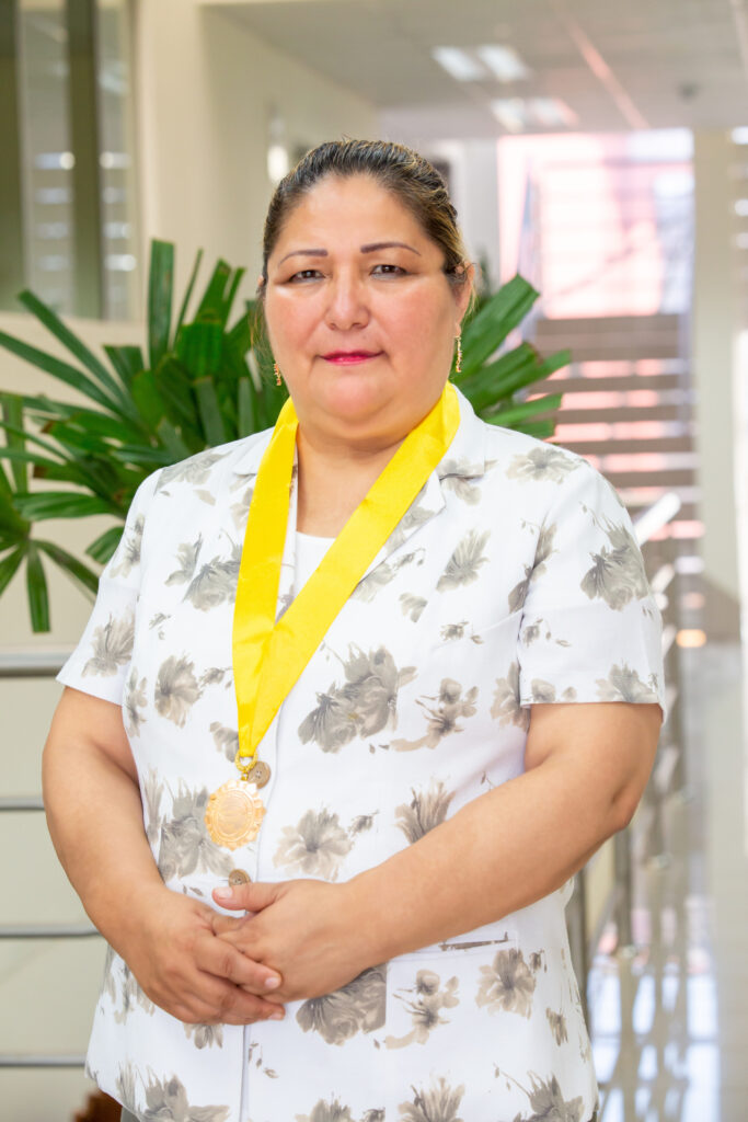 Directora de la Escuela Profesional de Educación