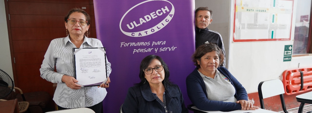 ULADECH Católica realiza importante donación de carpetas a la I.E. Emblemática San Pedro