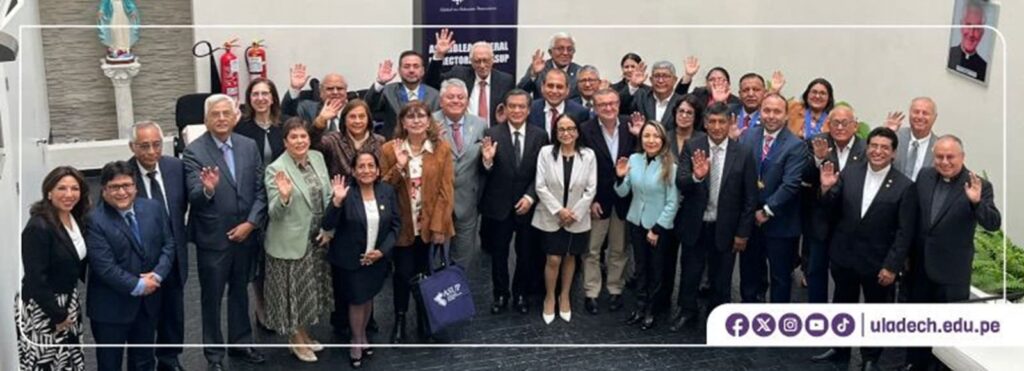 20251028_rector_de_la_uladech_católica_participó_en_encuentro_nacional_de_la_asup