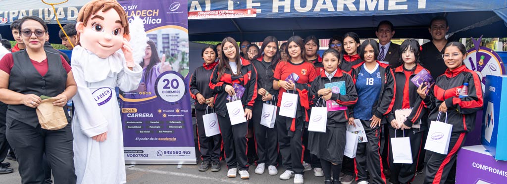 ULADECH Católica promueve su oferta académica en la Feria Vocacional de Huarmey